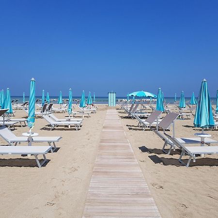 Hotel Betty Rimini Bagian luar foto
