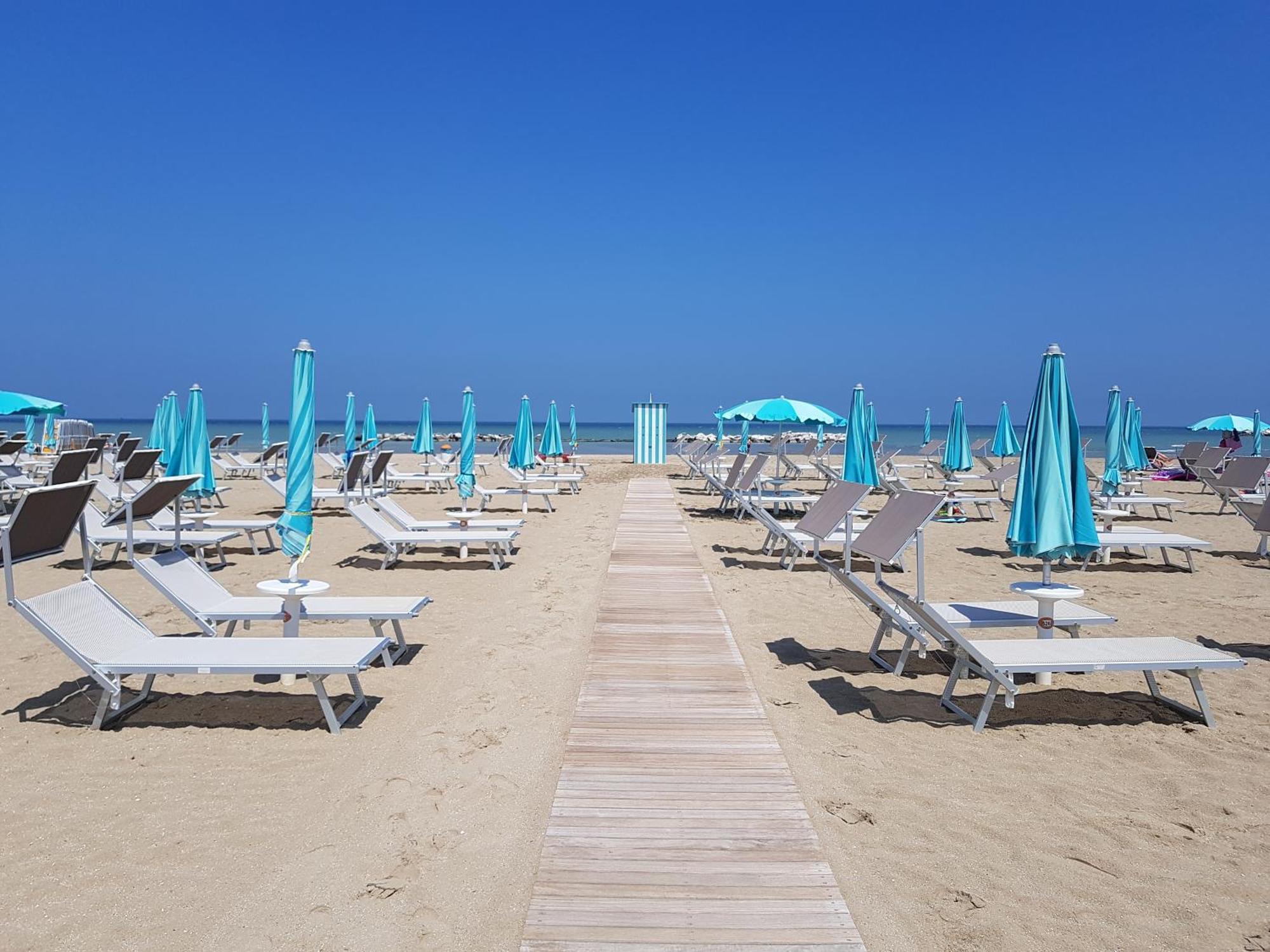 Hotel Betty Rimini Bagian luar foto